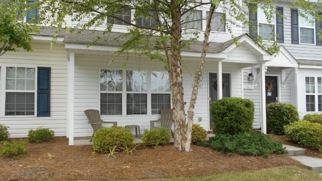 Photo of Outdoor in Brown Road