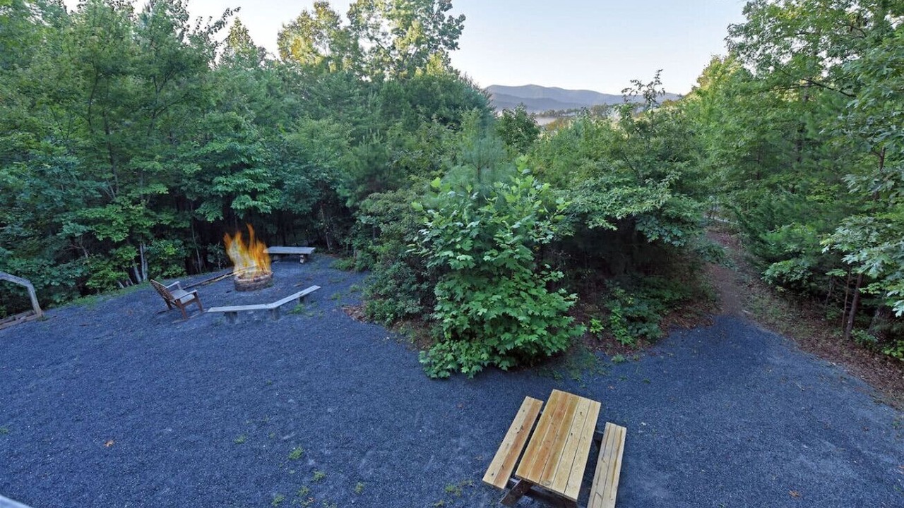Photo of Others in Foxfire Estates