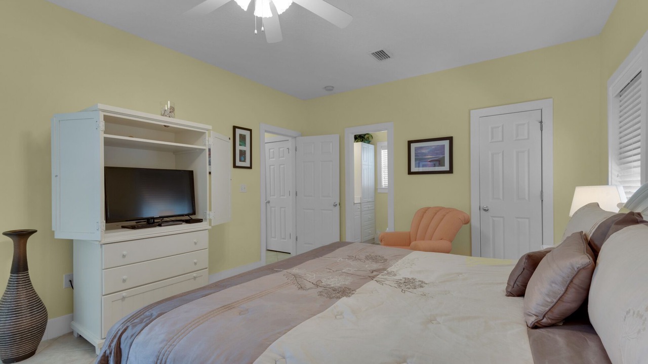 Photo of Bedroom in Miramar Beach
