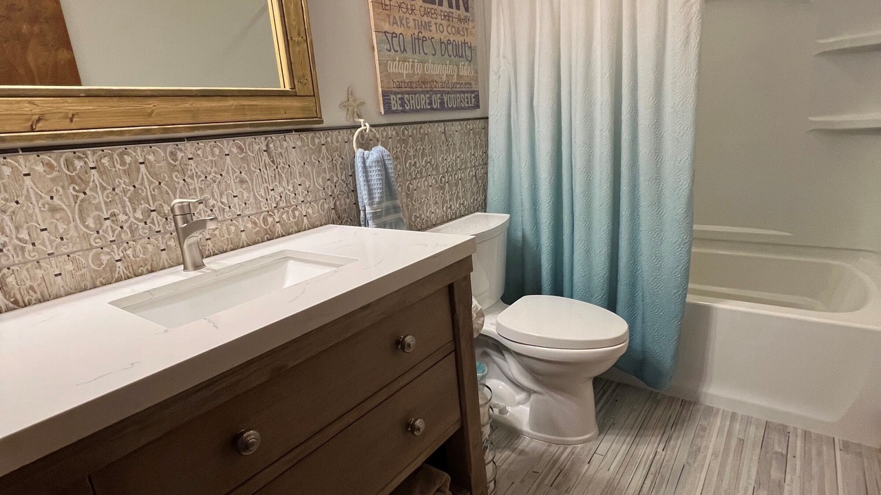 Photo of Bathroom in Midway