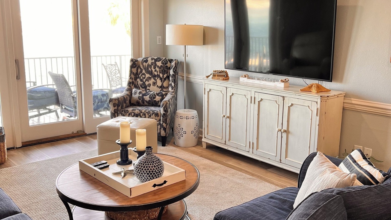 Photo of Livingroom in Orange Beach East