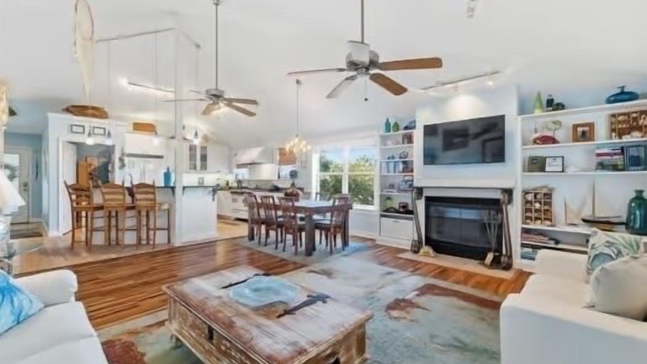 Photo of Livingroom in Ocean Springs