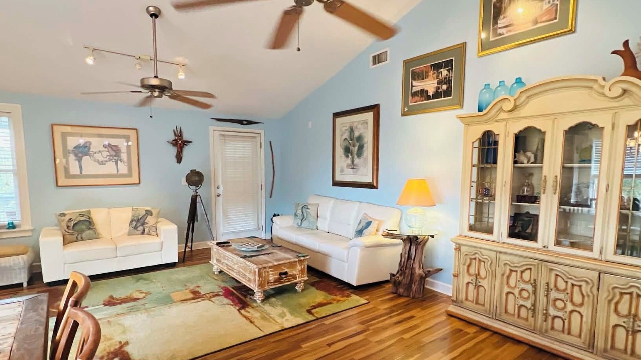 Photo of Livingroom in Ocean Springs