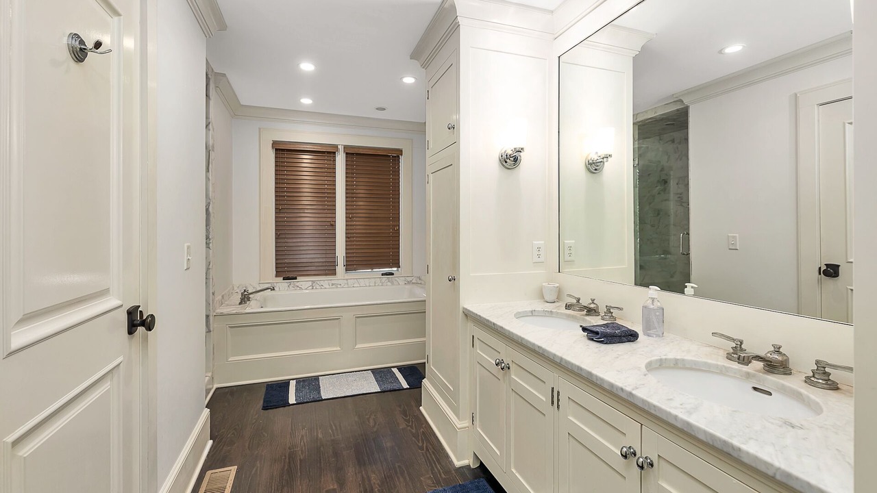 Photo of Bathroom in Sea Island