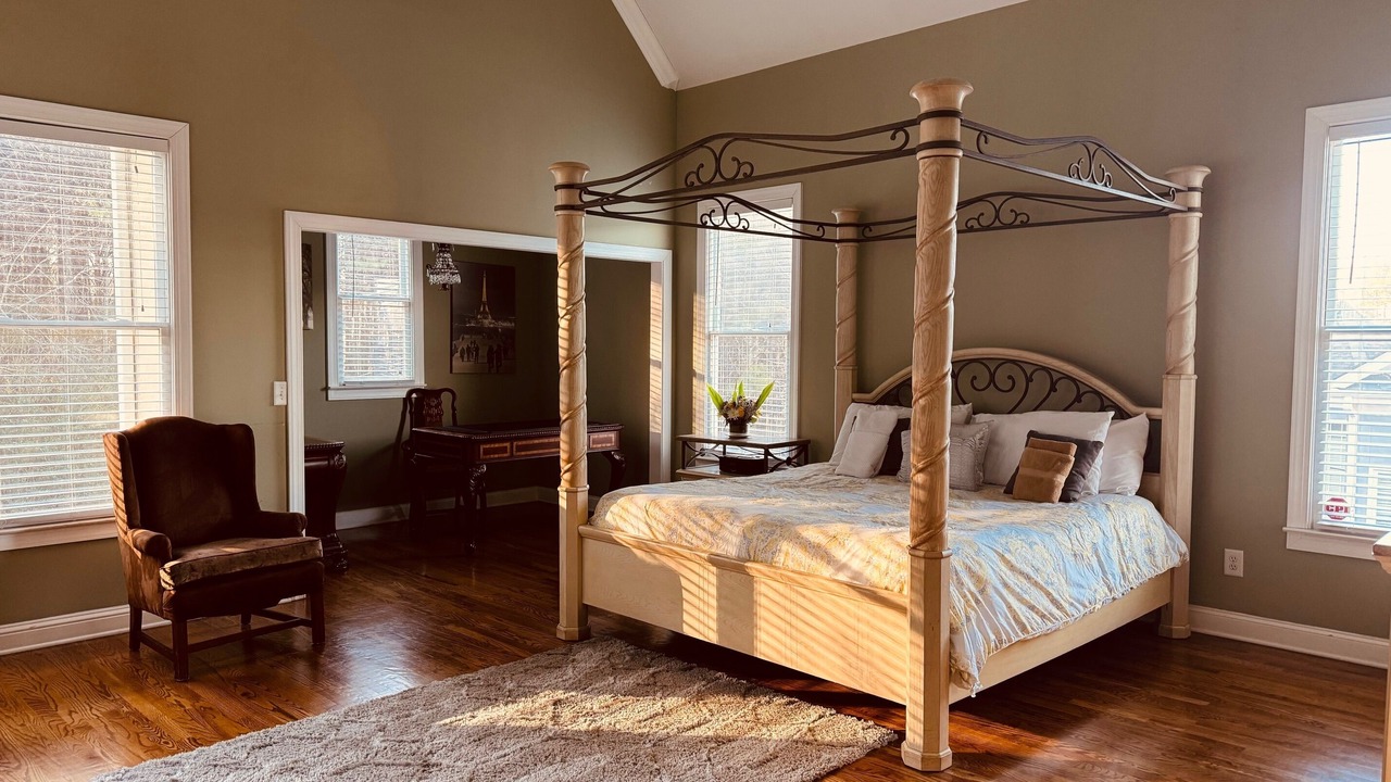 Photo of Bedroom in Conley