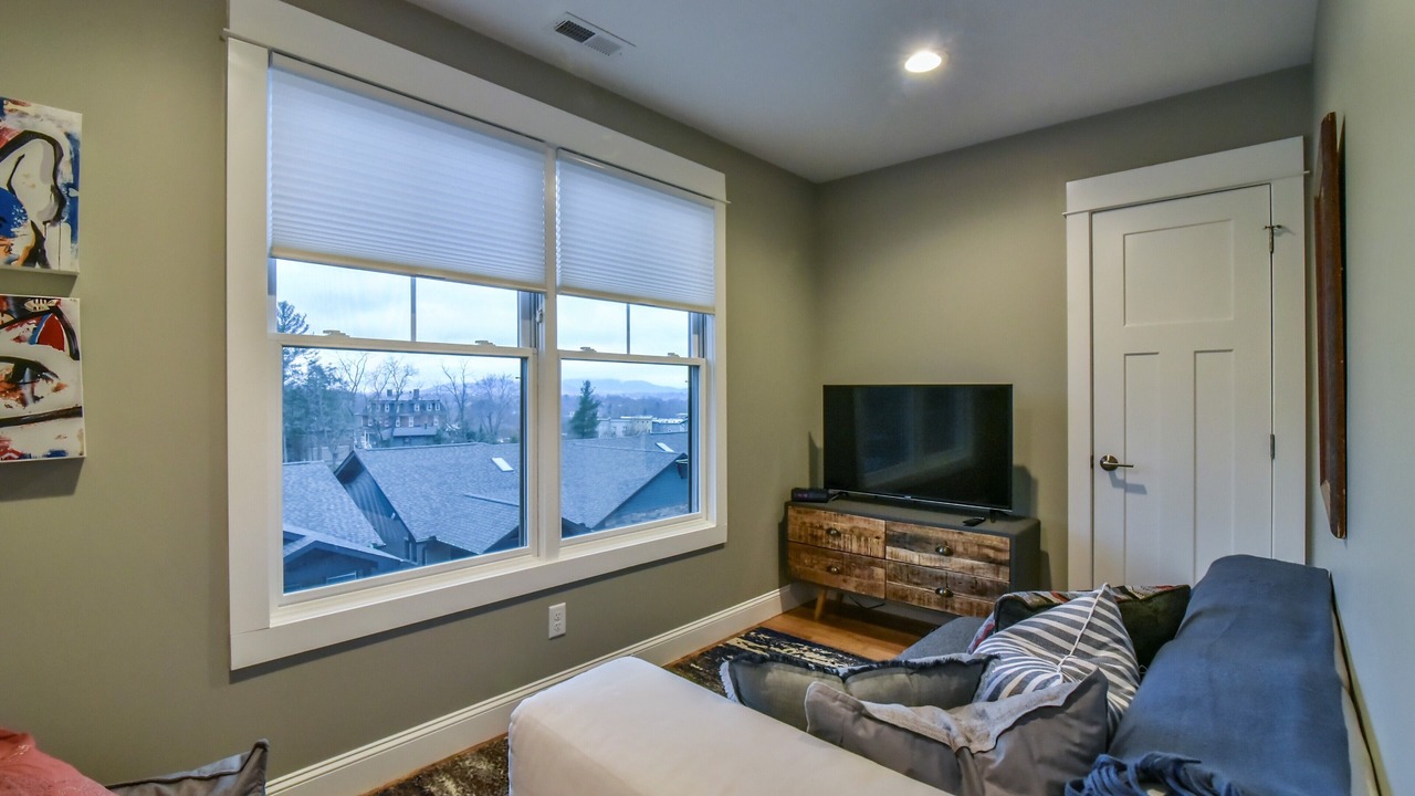 Photo of Bedroom in Woodfin