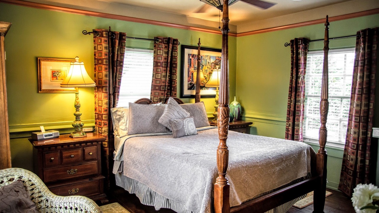 Photo of Bedroom in Williamsburg