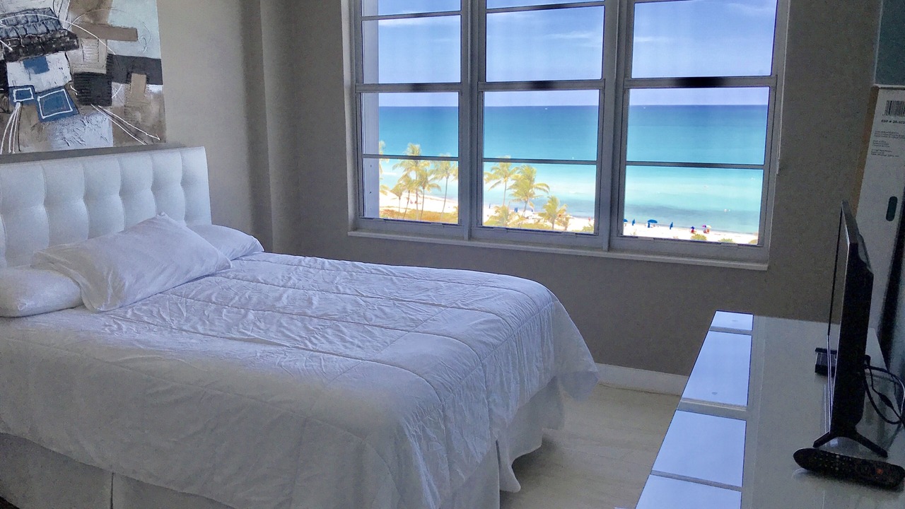 Photo of Bedroom in Mid Beach