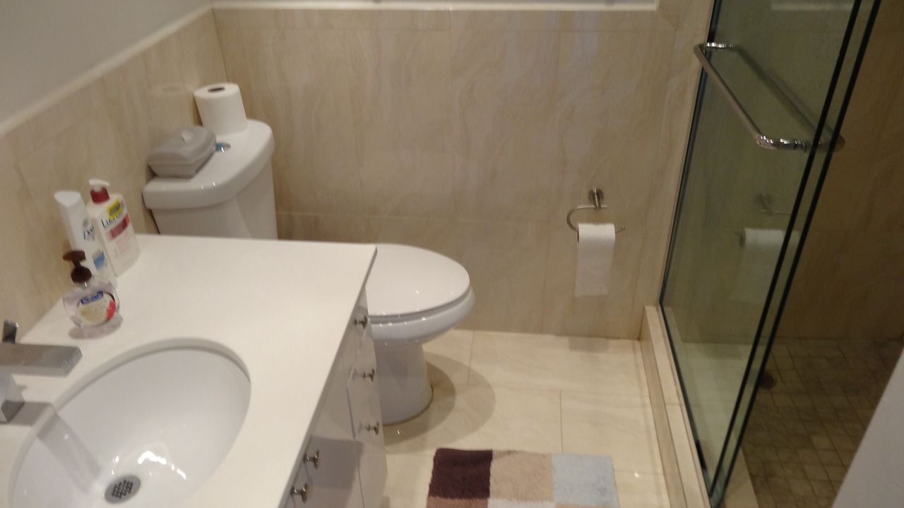 Photo of Bathroom in Mid Beach