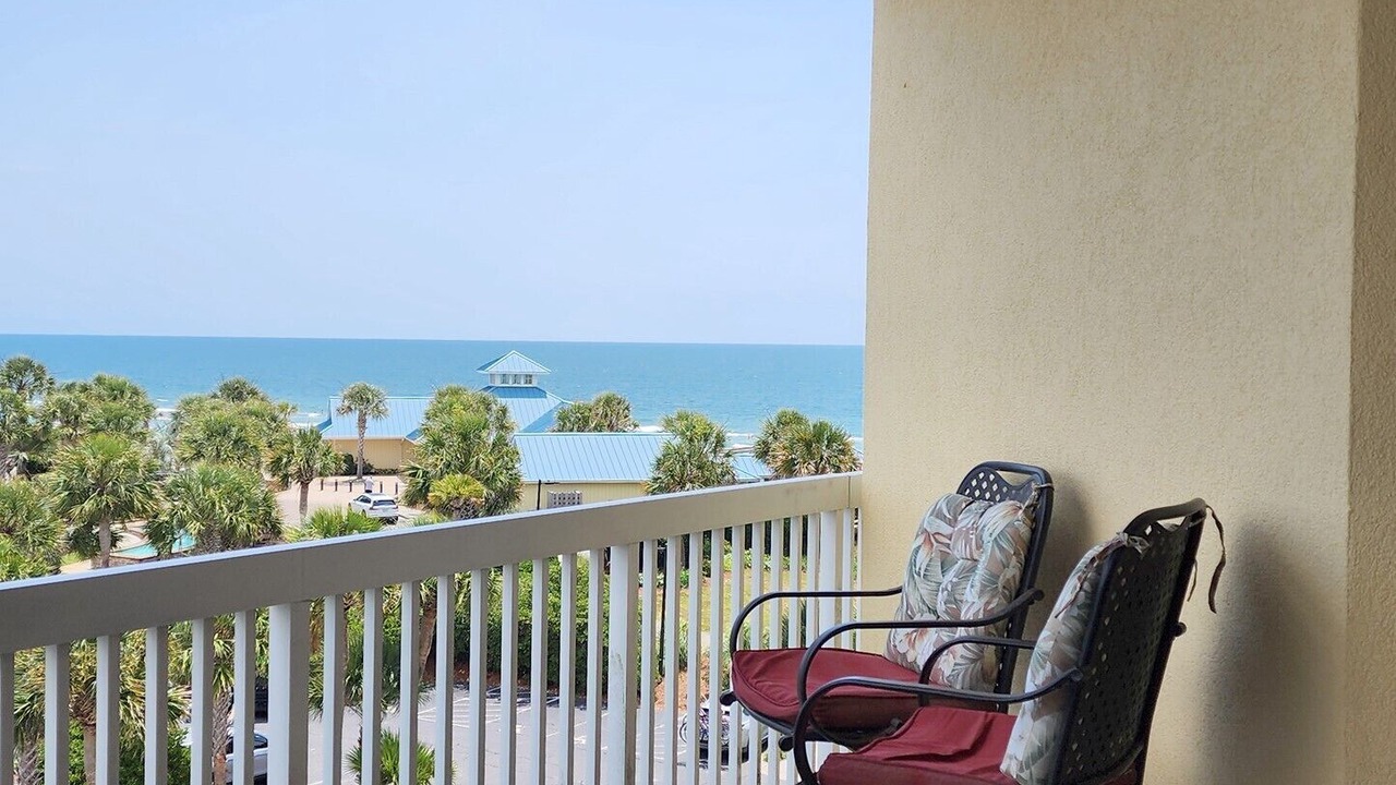 Photo of Patio Balcony in Litchfield by the Sea