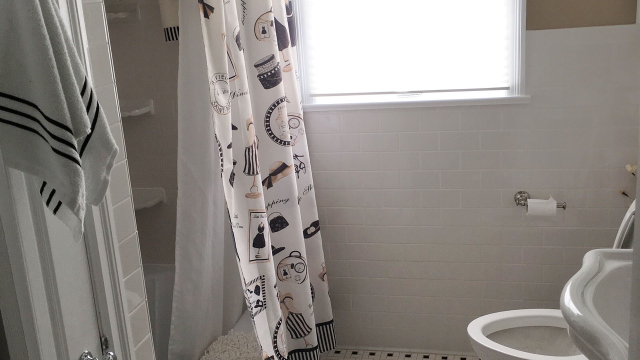 Photo of Bathroom in New Market