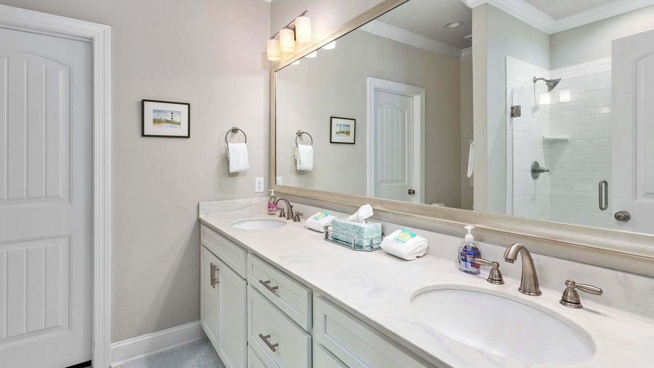 Photo of Bathroom in King City