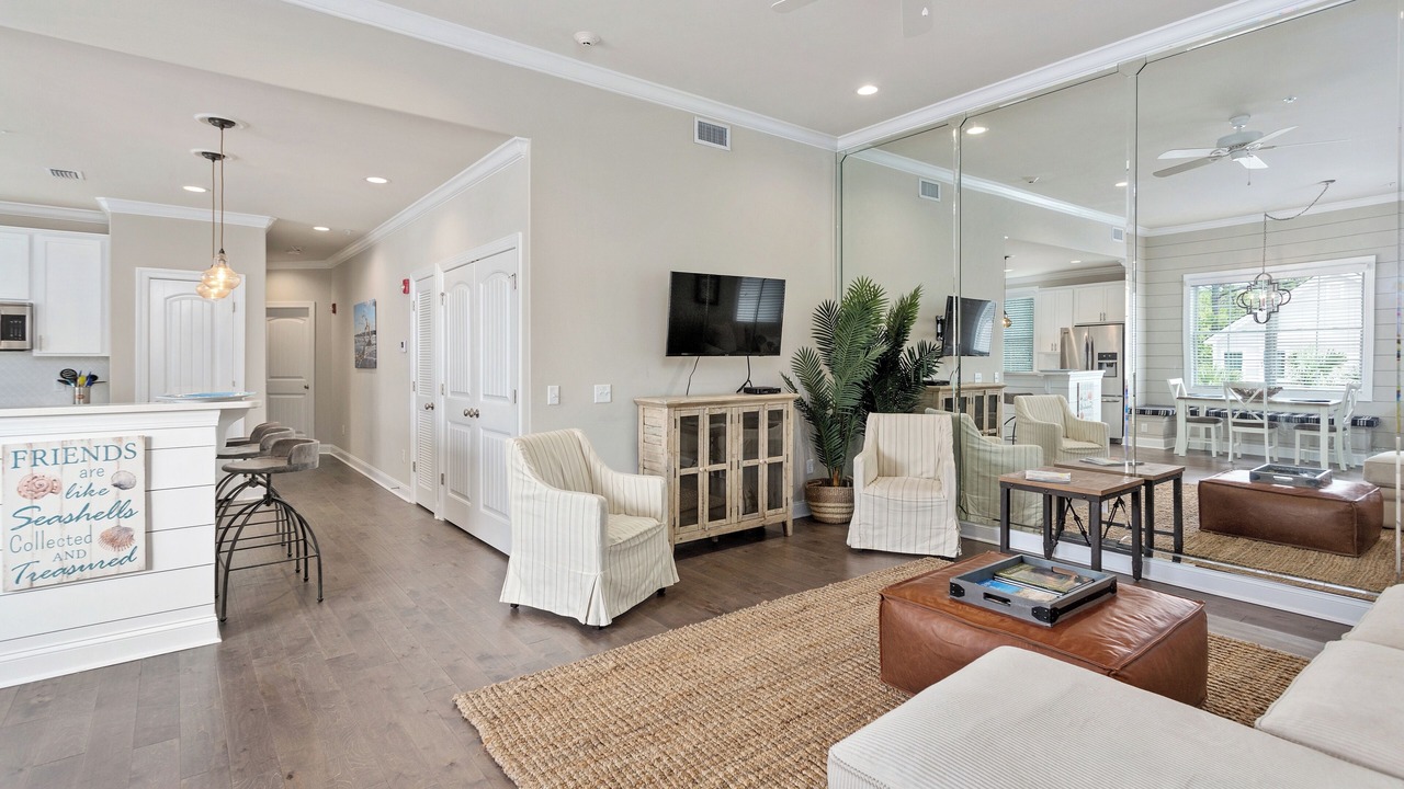 Photo of Livingroom in King City