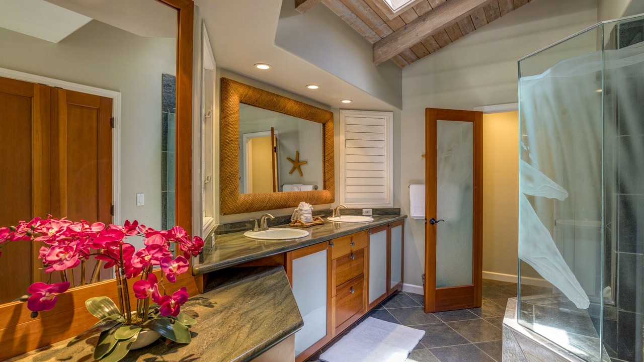Photo of Bathroom in Napili