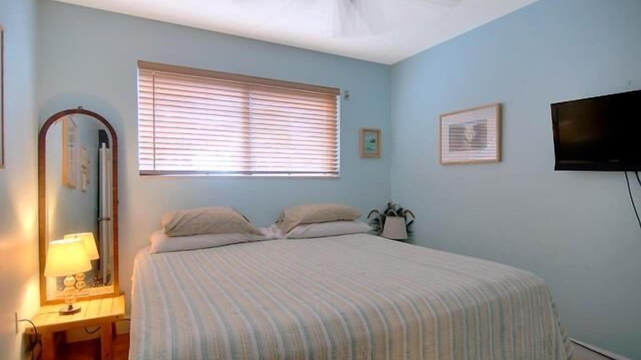 Photo of Bedroom in Crescent Beach