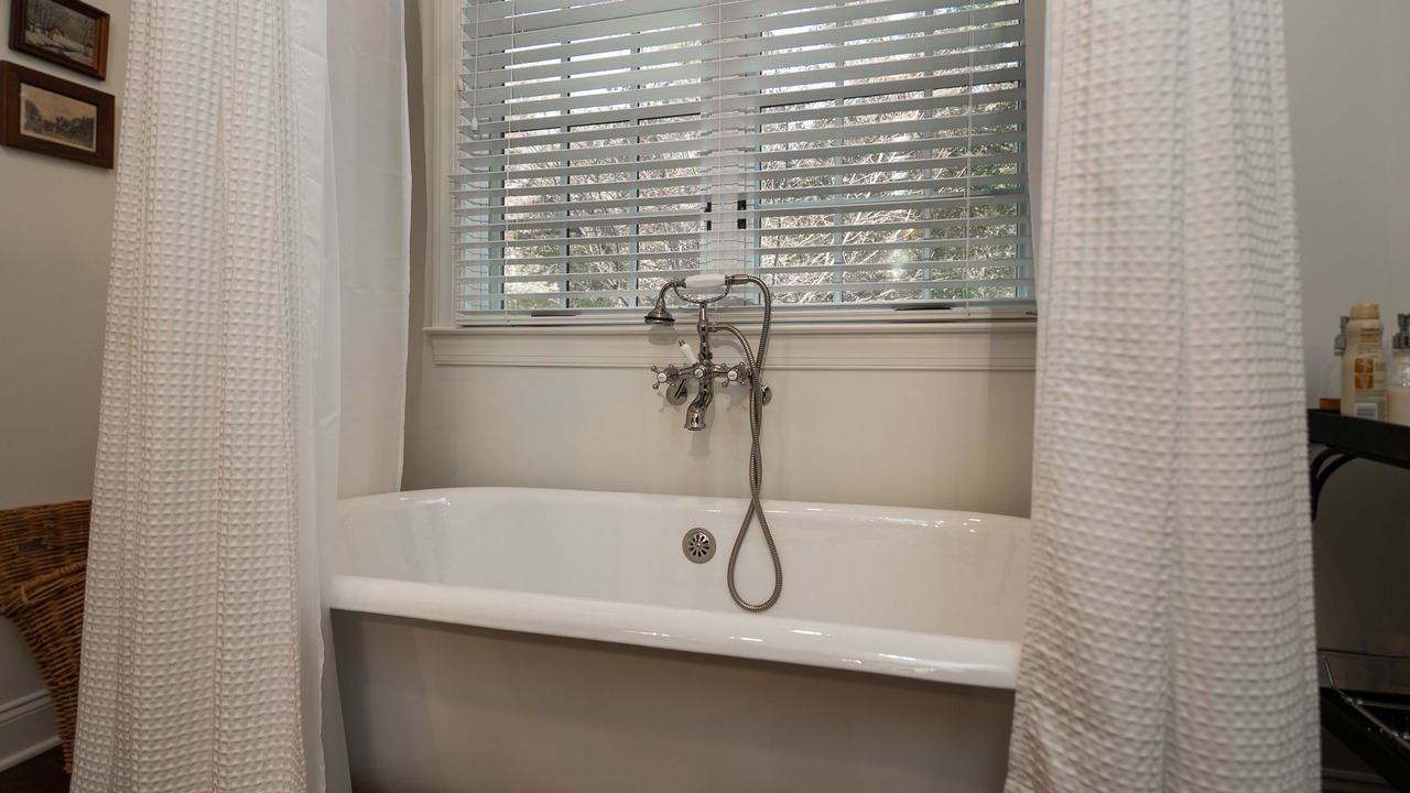 Photo of Bathroom in Jasper