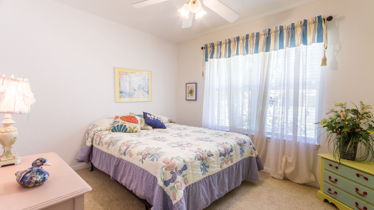 Photo of Bedroom in Gulf Shores