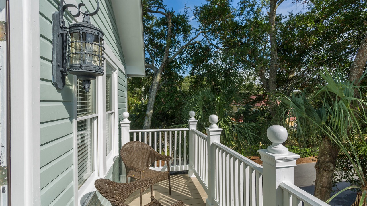 Photo of Patio Balcony in King City