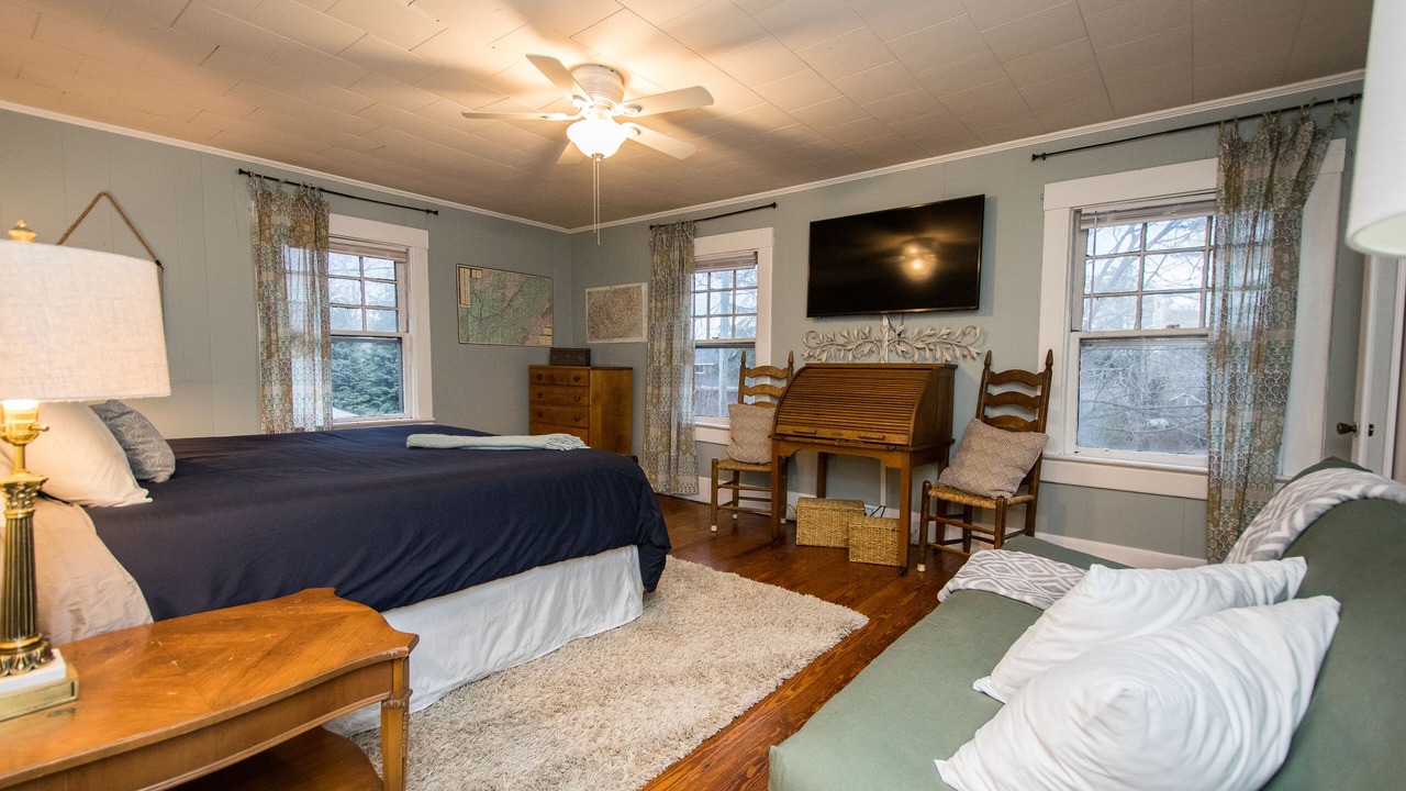 Photo of Bedroom in Historic Montford