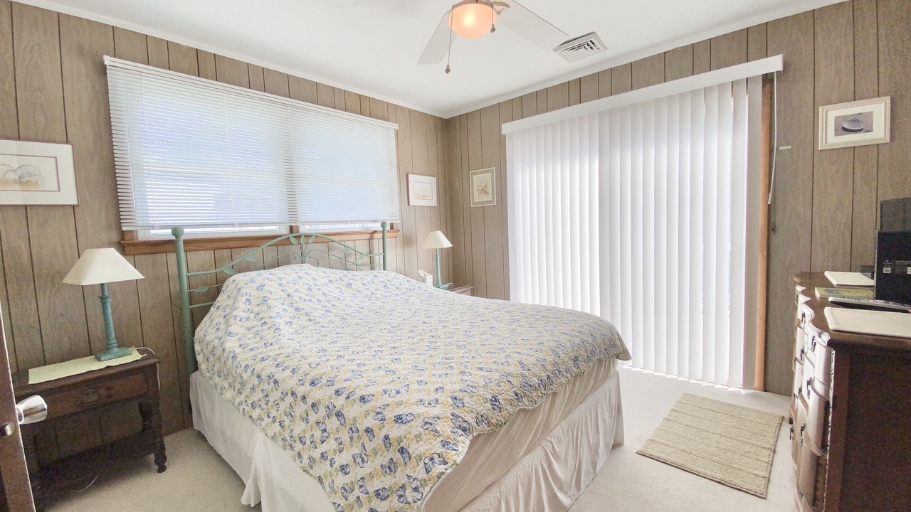 Photo of Bedroom in Avalon
