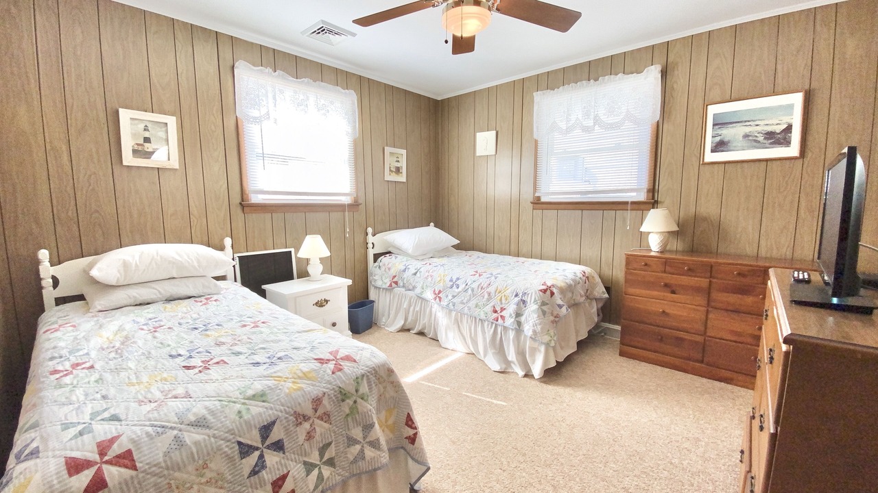 Photo of Bedroom in Avalon