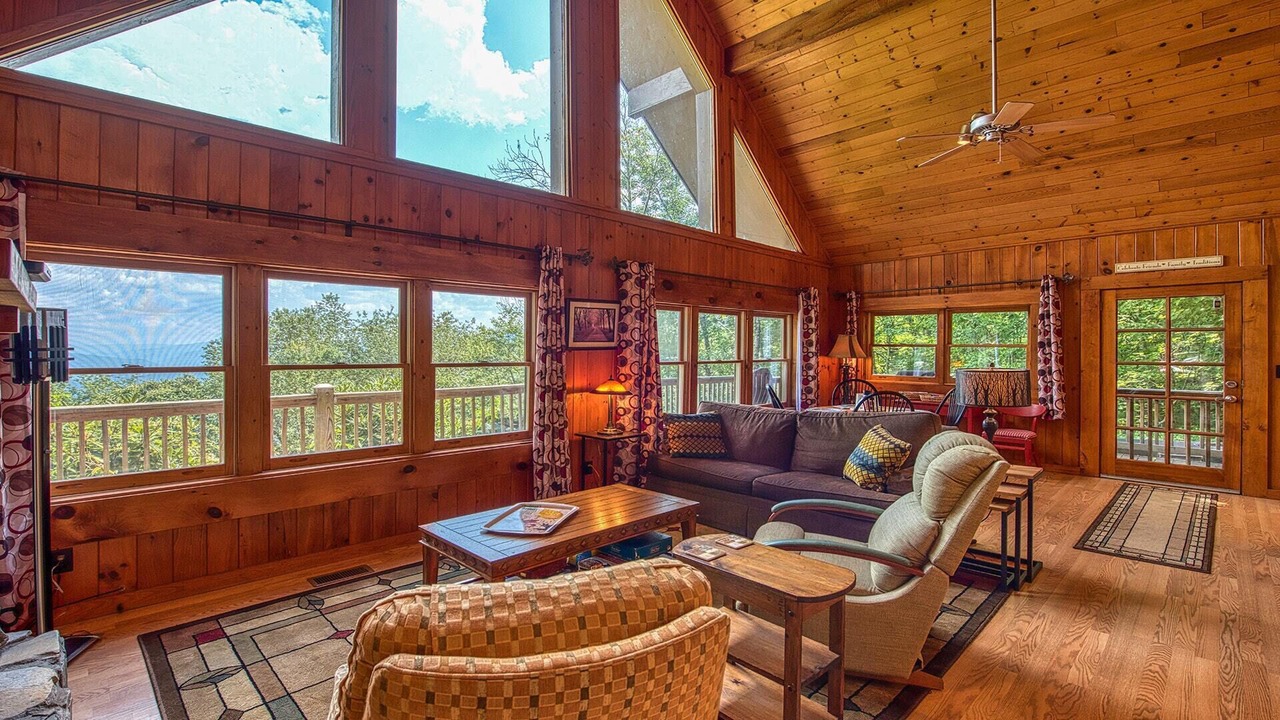 Photo of Livingroom in Waynesville