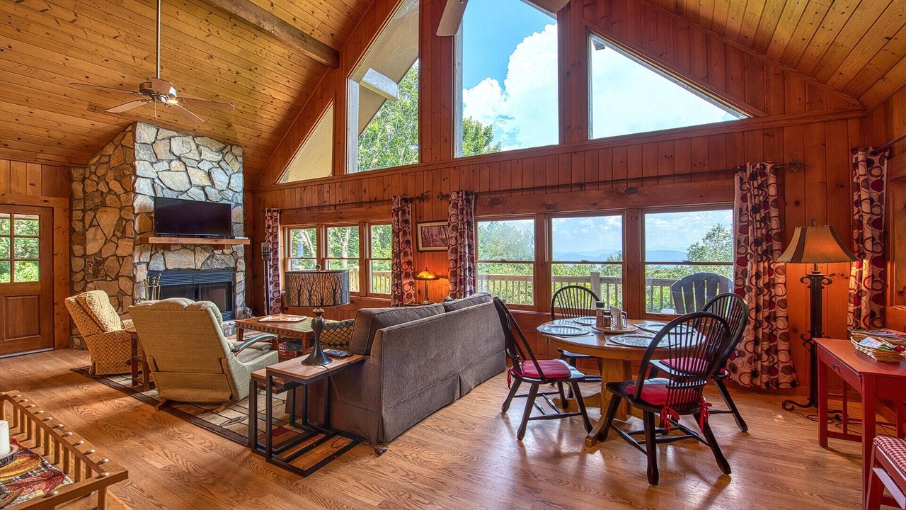 Photo of Livingroom in Waynesville