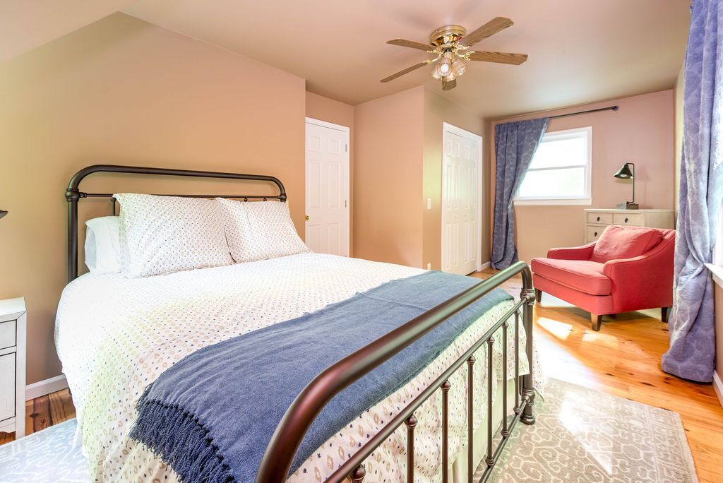 Photo of Bedroom in Dahlonega