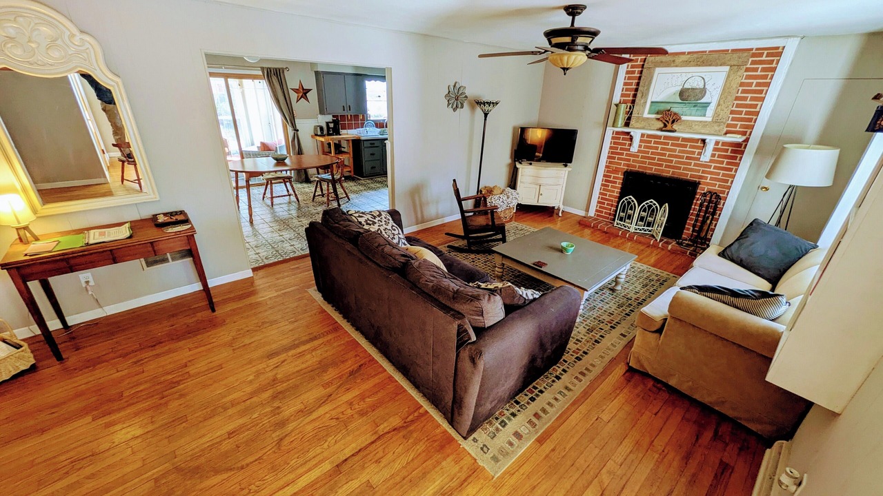 Photo of Livingroom in Cape May Court House