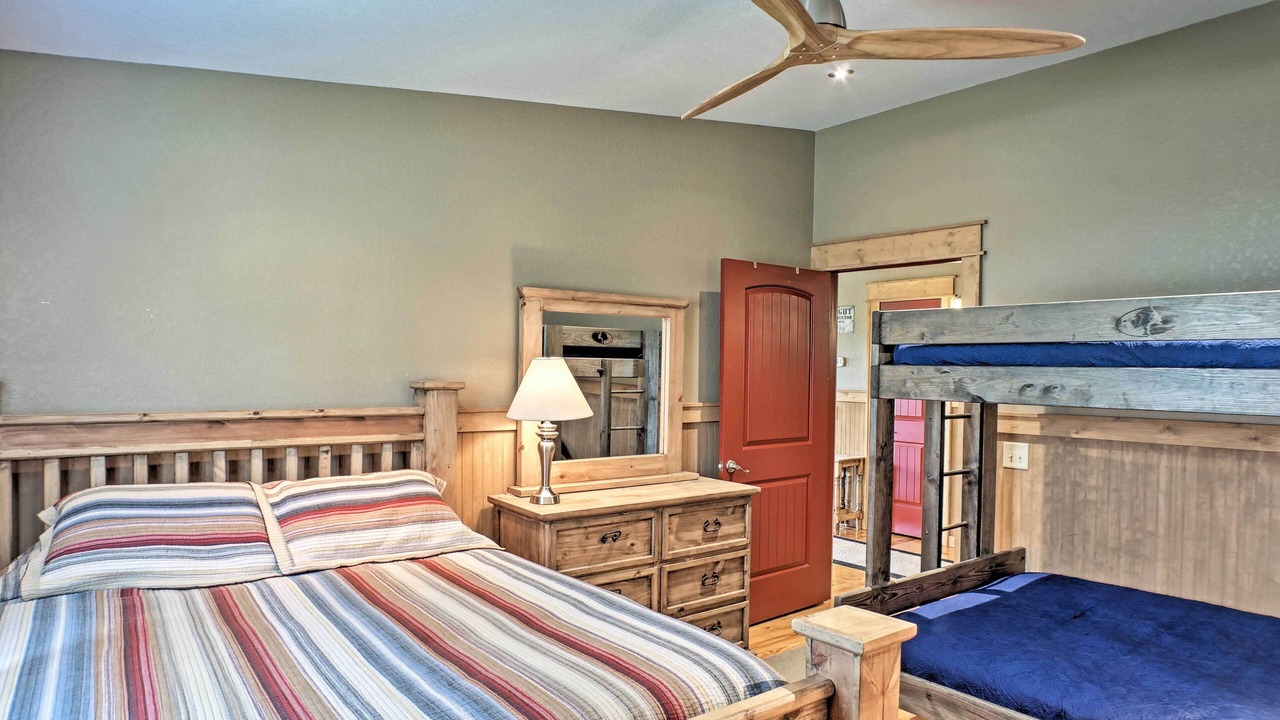 Photo of Bedroom in Guntersville