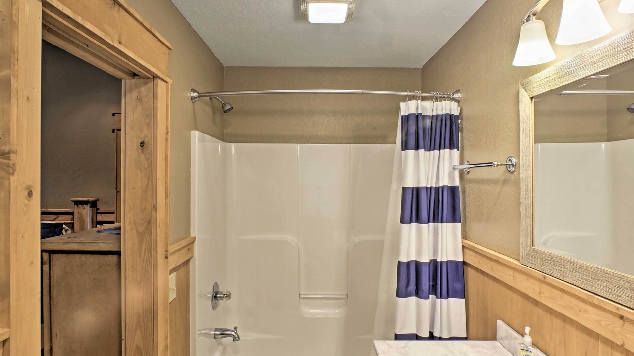 Photo of Bathroom in Guntersville
