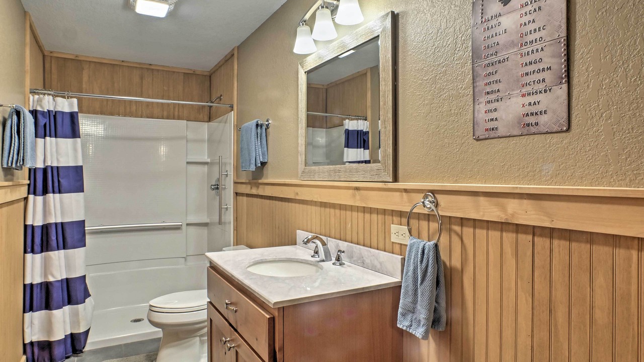 Photo of Bathroom in Guntersville