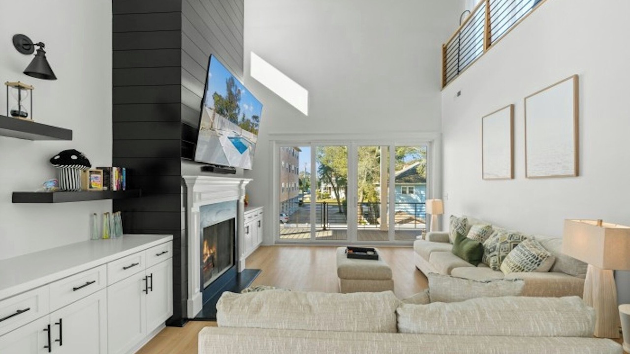 Photo of Livingroom in Atlantic Beach