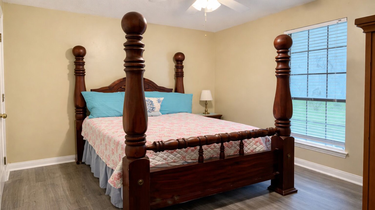 Photo of Bedroom in Dauphin Island