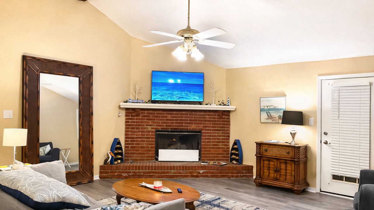 Photo of Livingroom in Dauphin Island