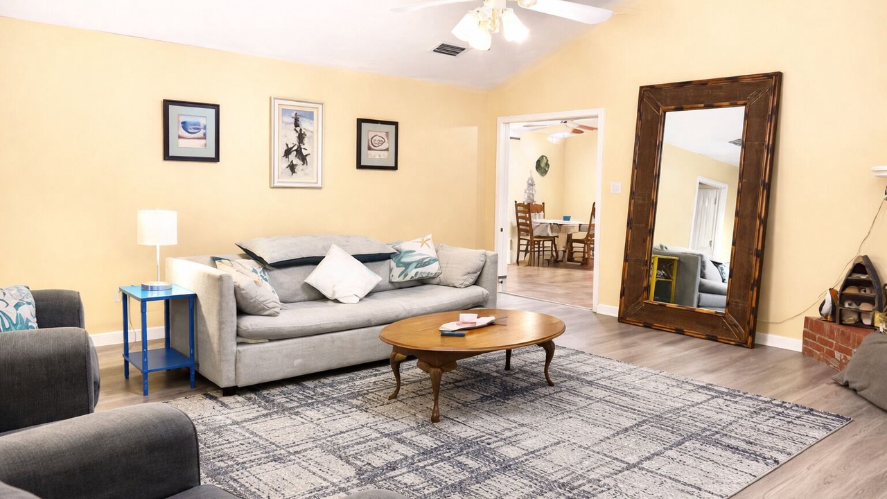 Photo of Livingroom in Dauphin Island