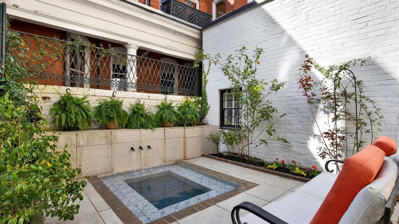 Photo of Patio Balcony in Historic Downtown Savannah
