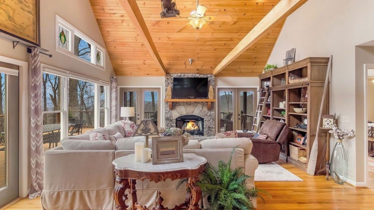 Photo of Livingroom in Walnut Mountain