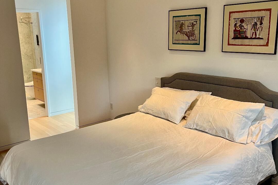 Photo of Bedroom in Harrison/Denny-Blaine