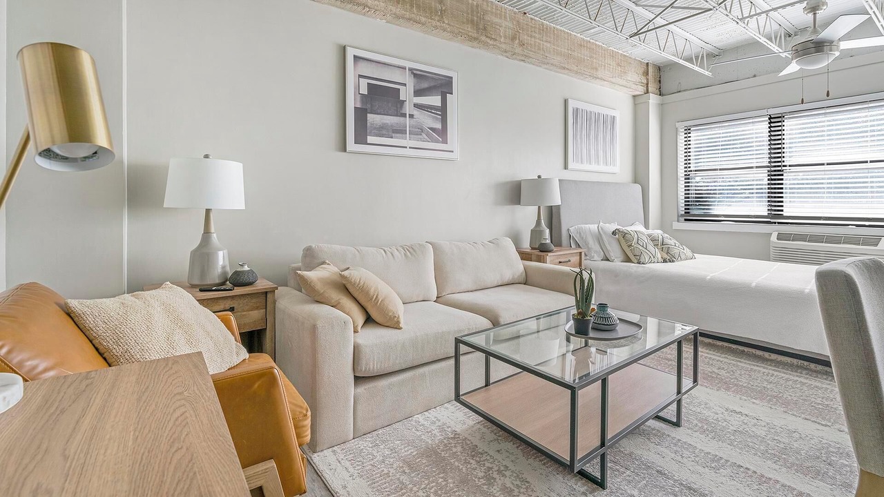 Photo of Livingroom in Central Business District