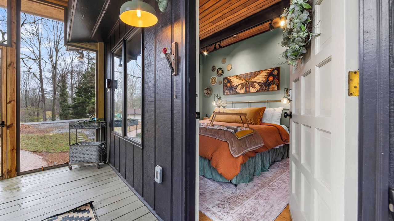 Photo of Bedroom in Weaverville