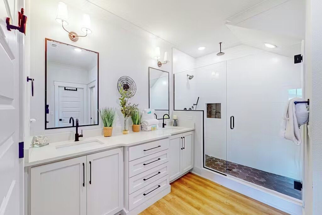 Photo of Bathroom in Sunset Bayou