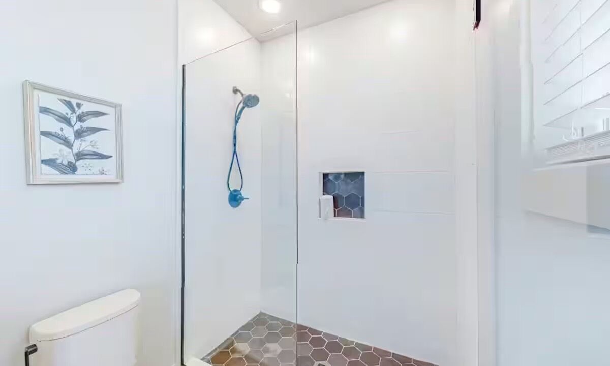 Photo of Bathroom in Sunset Bayou