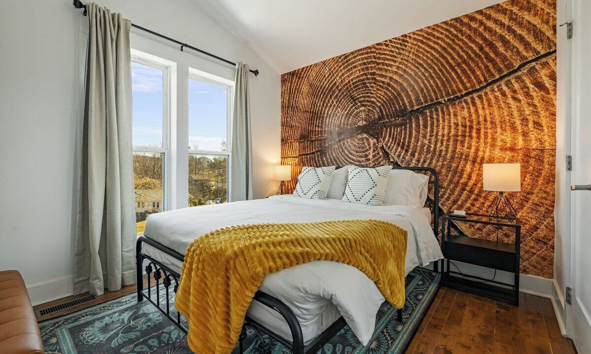 Photo of Bedroom in Woodfin