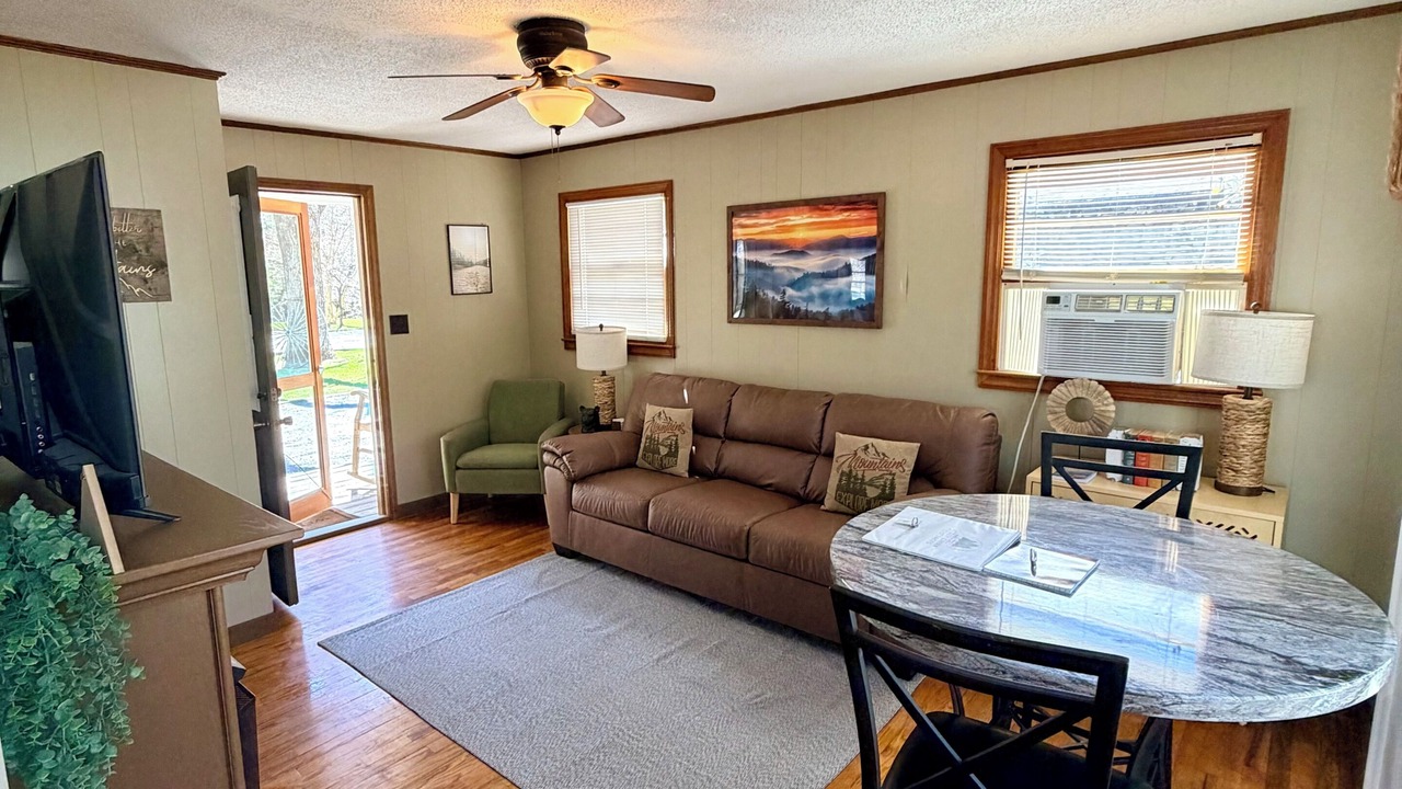 Photo of Livingroom in Maggie Valley
