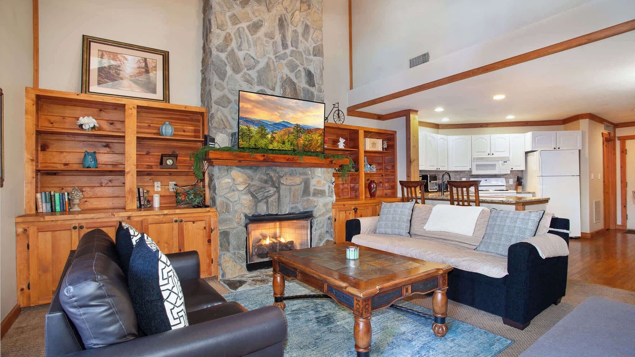 Photo of Livingroom in White Oak Lodge