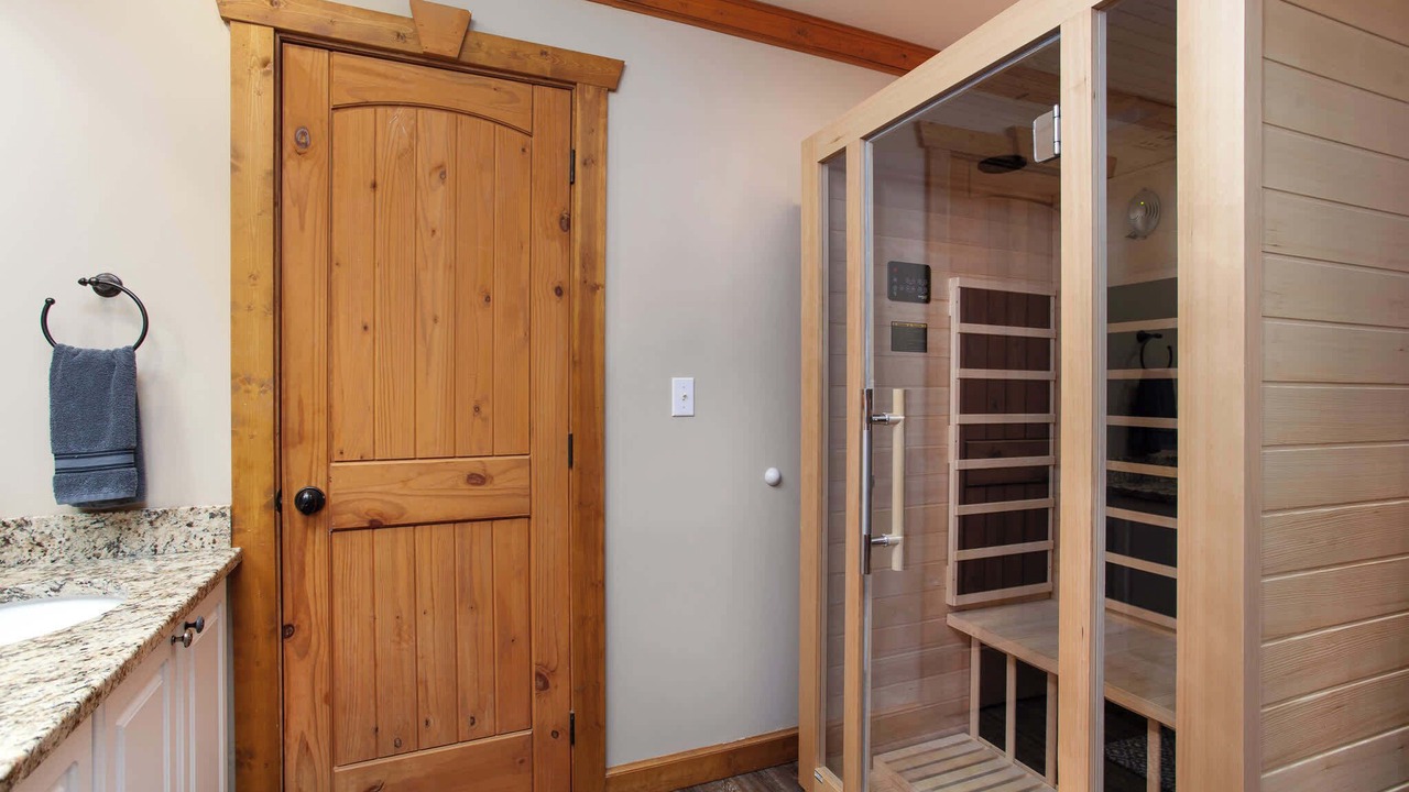 Photo of Bathroom in White Oak Lodge