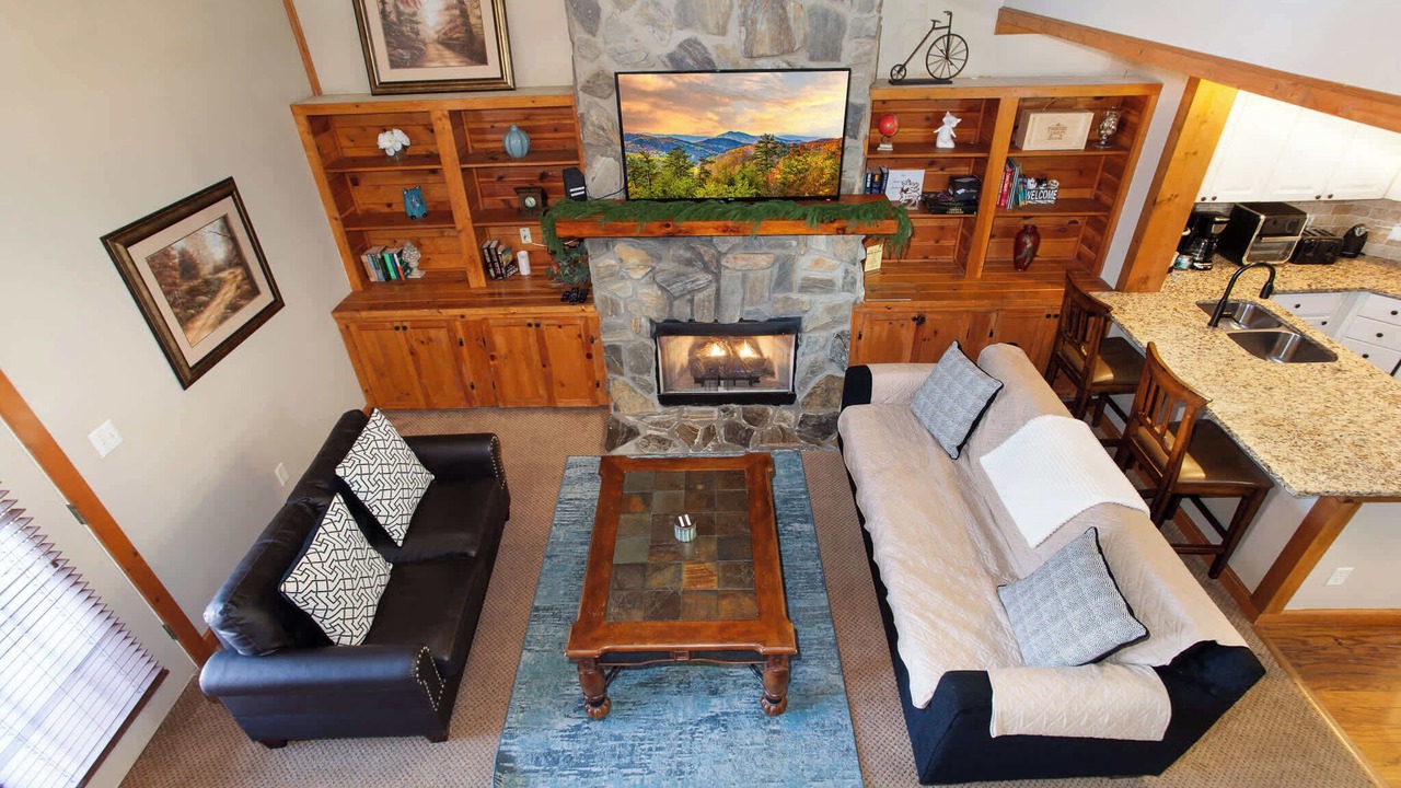 Photo of Livingroom in White Oak Lodge
