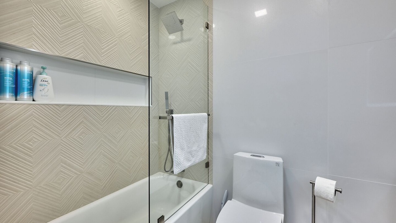 Photo of Bathroom in Tropic Palms