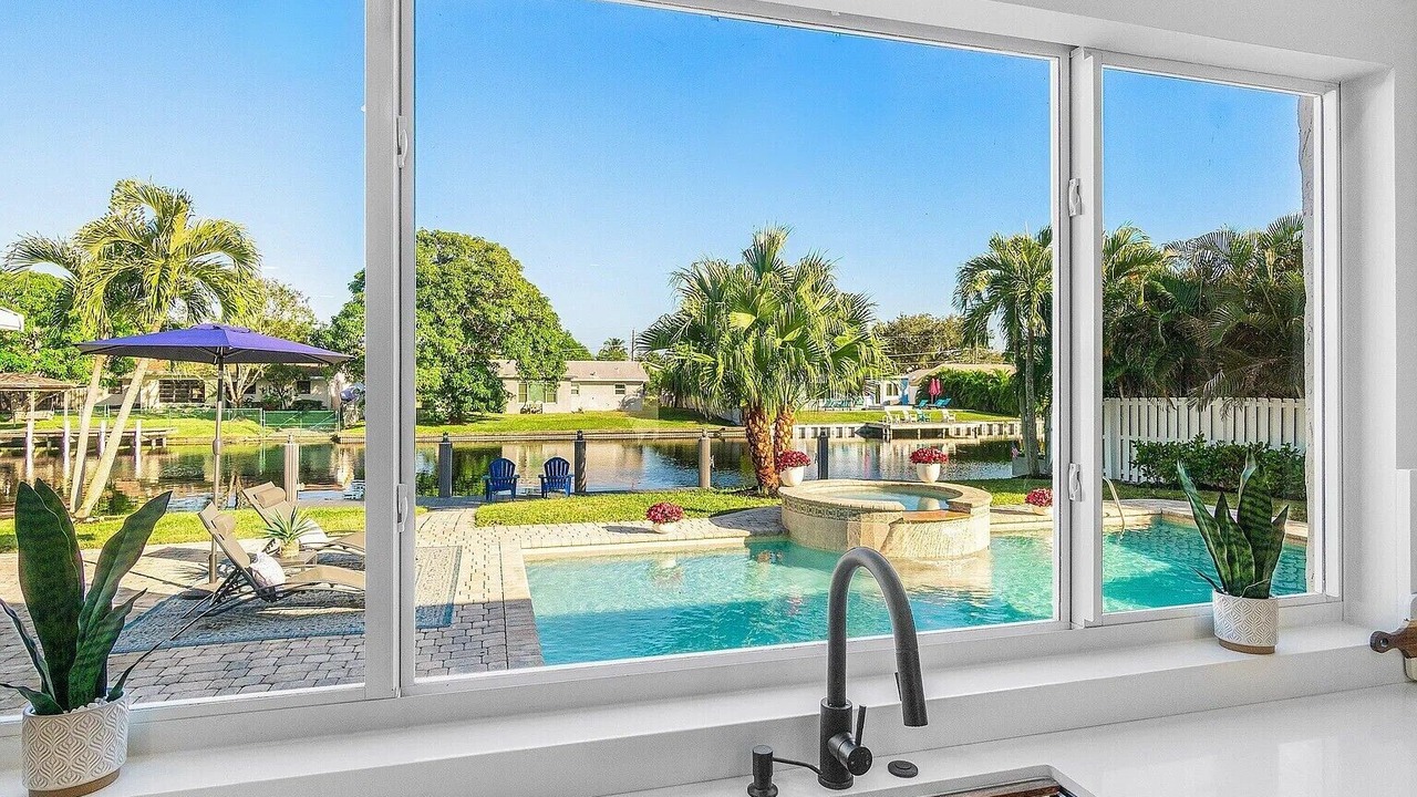 Photo of Outdoor in Tropic Palms